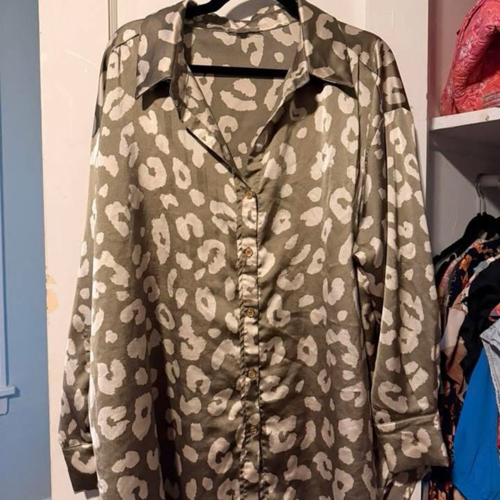 entro Olive and Cream Leopard Print Button-Down Blouse